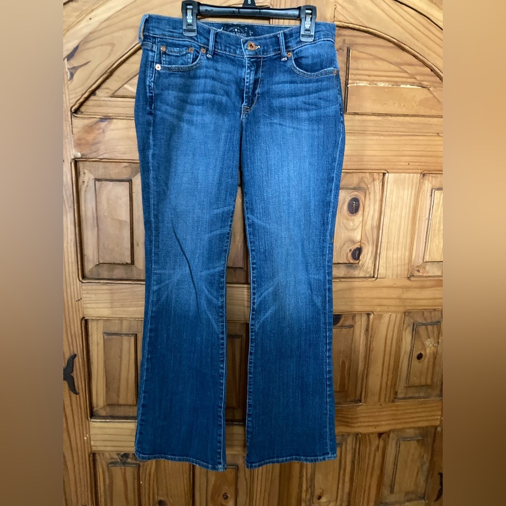 2/10.00 Lucky Brand Classic Blue Women's Jeans